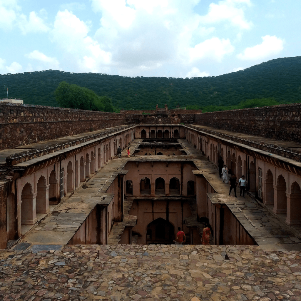 Neemrana Bawdi